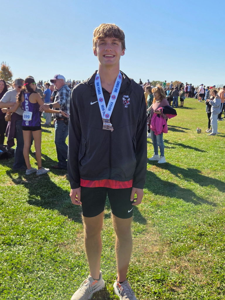 Luke Thompson with Medal