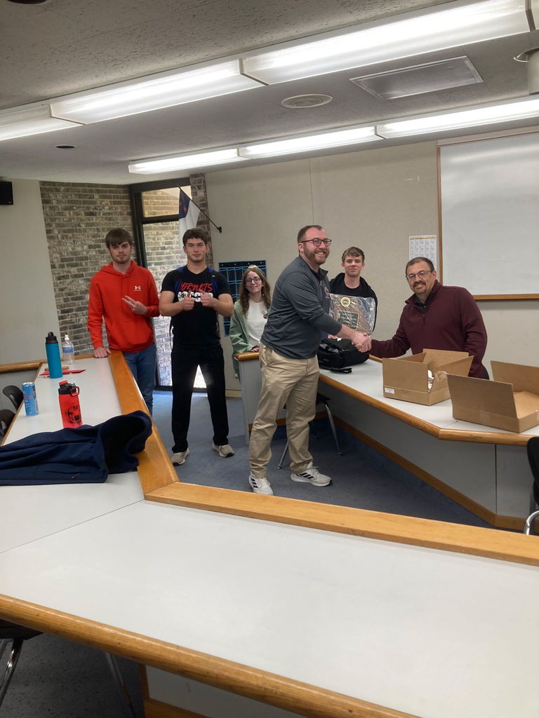  Congrats to the CHS Academic Team—2nd place at the District Scholar Bowl at Kansas City Lutheran (Apr. 18)! Shoutout to Lake Englert for 5th Place All-District. Team: Lake, Smith Link, Helena England & Alexander England. Thanks, sponsor Mr. Yoko!