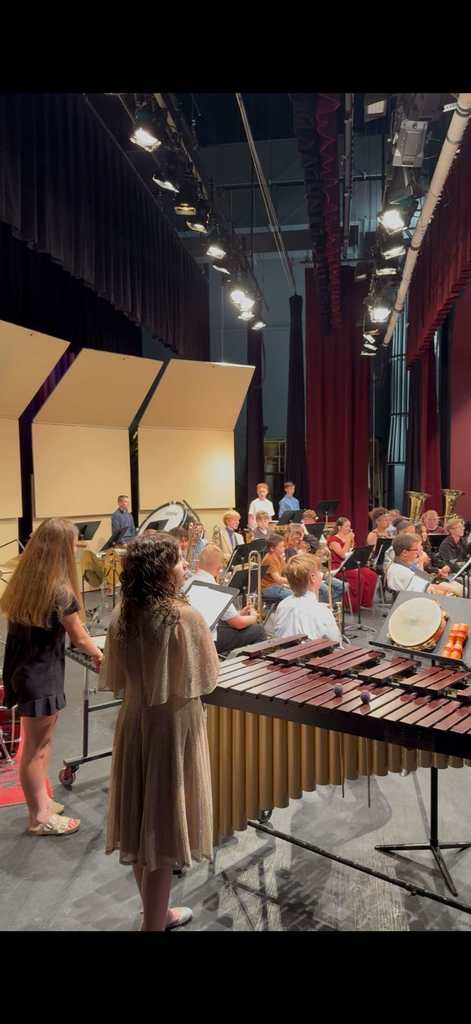  Chillicothe Middle School hosted its first-ever Large Group Festival on Saturday at the Gary Dickinson Fine & Performing Arts Center! Bands from Gallatin MS, Kearney JH, and Hamilton MS joined us for adjudication and clinics. Congrats to our 7th Grade Band (Exemplary I) and 8th Grade Band (Outstanding II)!
