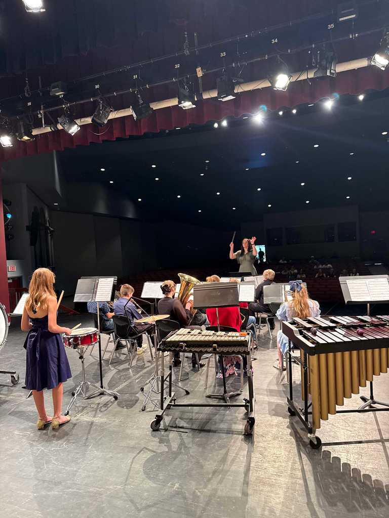  Chillicothe Middle School hosted its first-ever Large Group Festival on Saturday at the Gary Dickinson Fine & Performing Arts Center! Bands from Gallatin MS, Kearney JH, and Hamilton MS joined us for adjudication and clinics. Congrats to our 7th Grade Band (Exemplary I) and 8th Grade Band (Outstanding II)!
