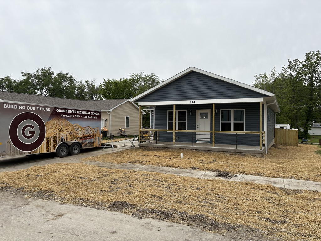See what our Building Trades students built and learned this year! Join us for our Open House on Monday, May 11th, 4–6 PM at 134 Henry Street, Chillicothe. Come celebrate their hard work and skills in action!