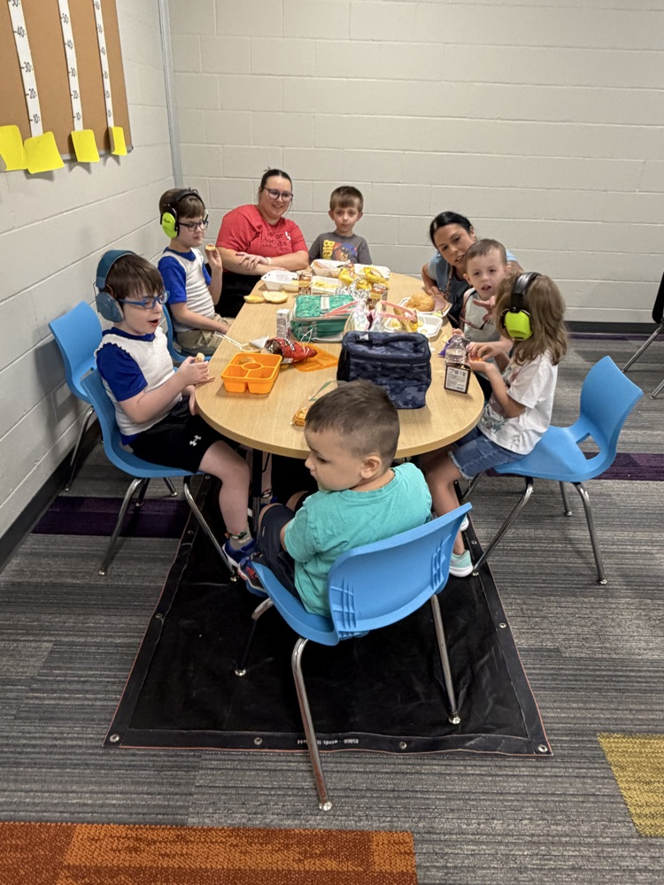 lunch buddies