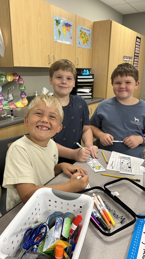 Fifth graders from Mrs. Davis' class joined Second graders from Ms. Myers' class to created fall themed bookmarks for reading!