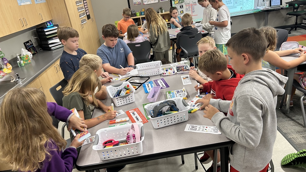 Fifth graders from Mrs. Davis' class joined Second graders from Ms. Myers' class to created fall themed bookmarks for reading!