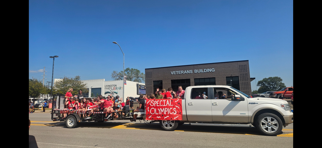 CMS Students in the Homecoming Parade.