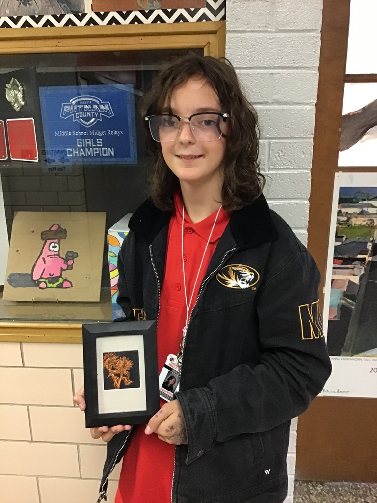 Teagan Reeder with the scratch art