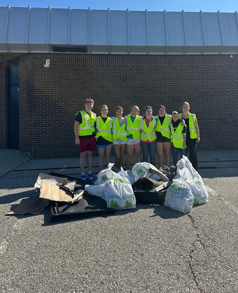 FFA students Adopt-a-highway cleanup
