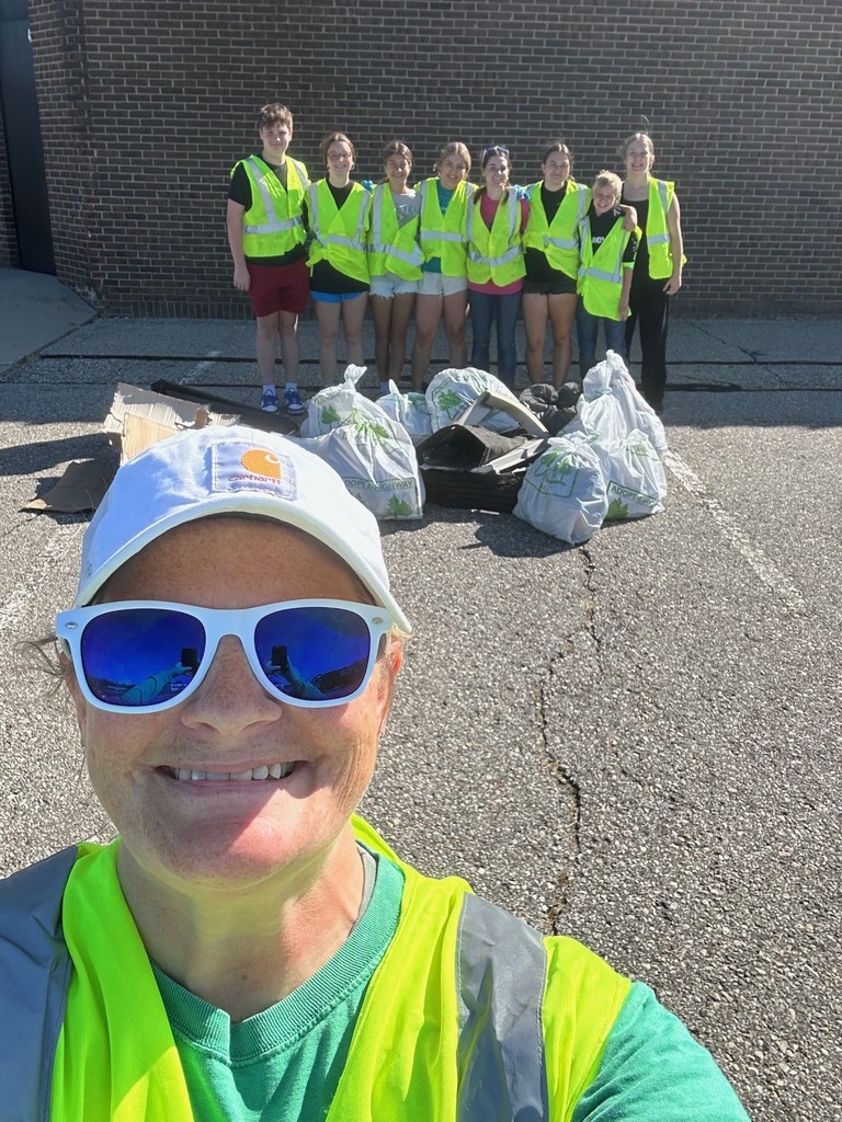 FFA students Adopt-a-highway cleanup
