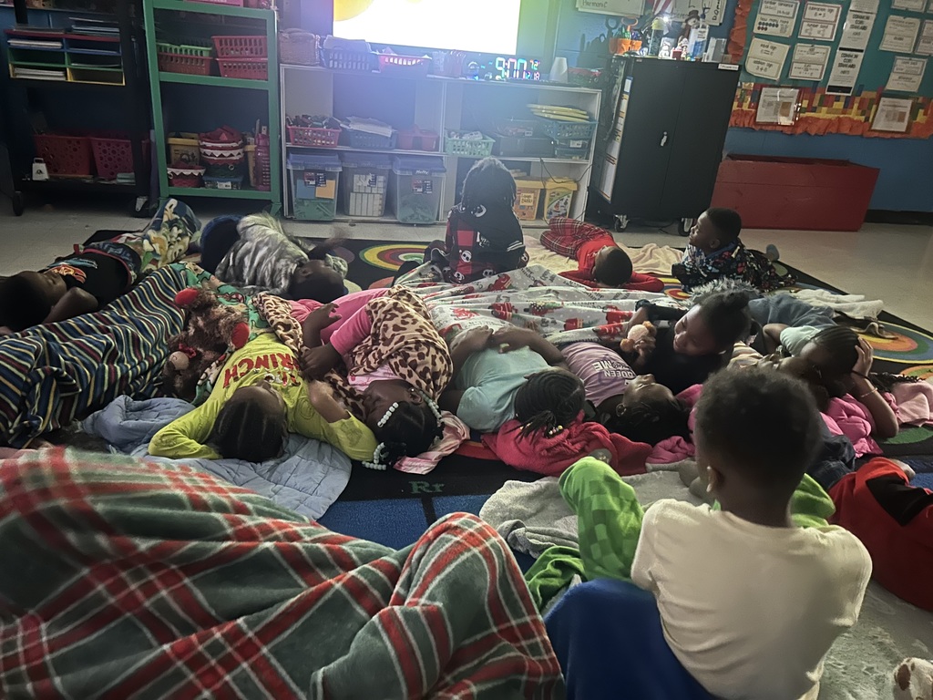 2nd  Grade Christmas Picture just students in WES 2nd Grade