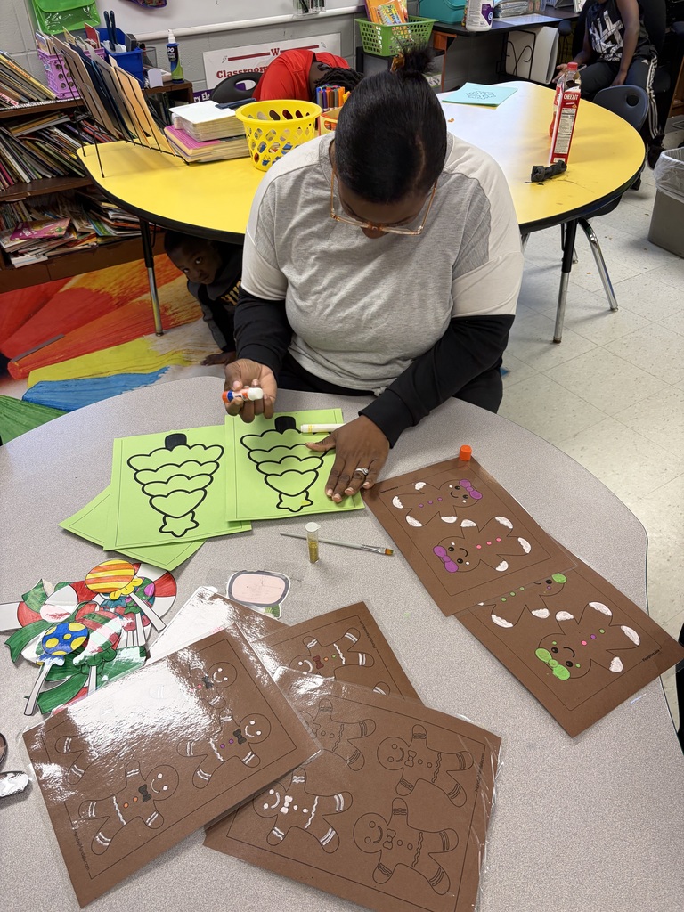 Gingerbread House Thank you to all that helped with the Christmas Atmosphere