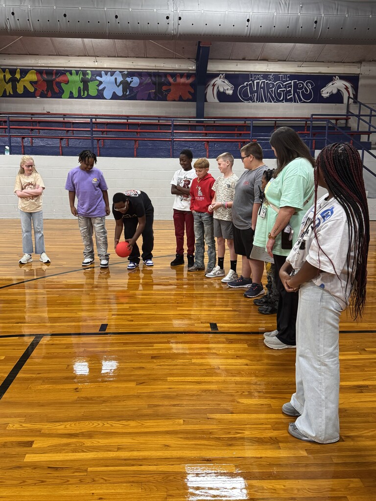 AES students getting more acquainted playing an icebreaker game!
