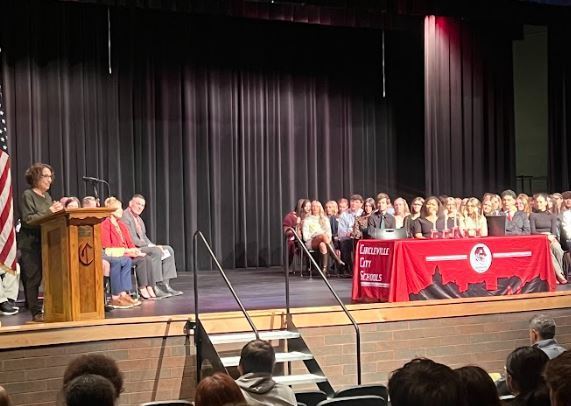 Dawn Whiteside speaks to NHS members