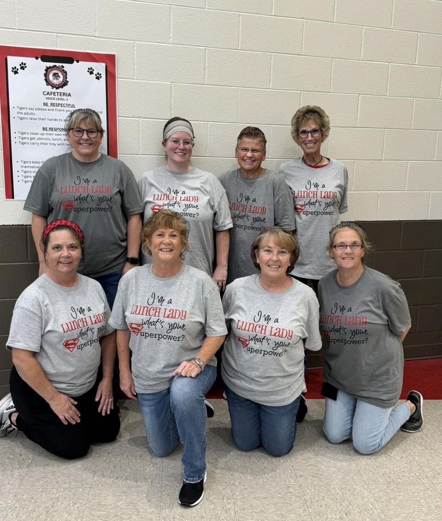 lunch ladies posing on lunch hero day