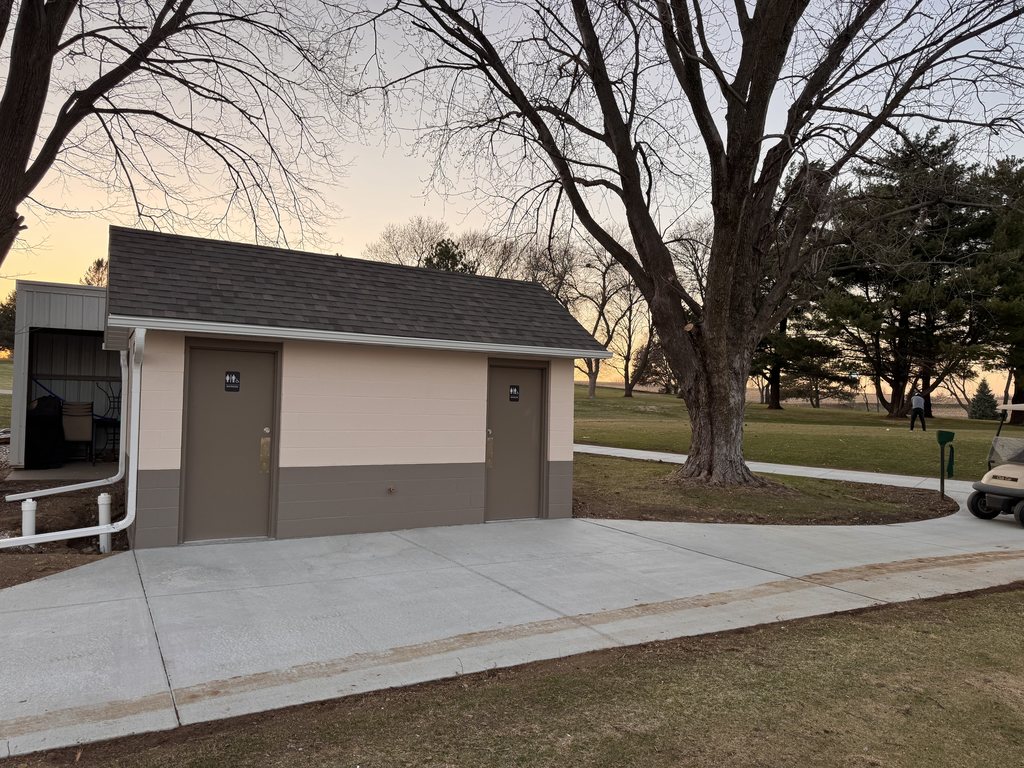 Golf Bathrooms @ Golf Course