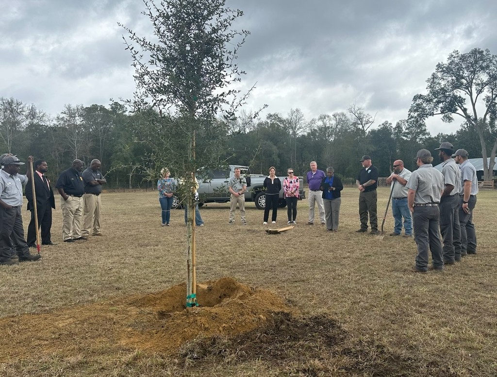 Mayor Washington reading proclamation