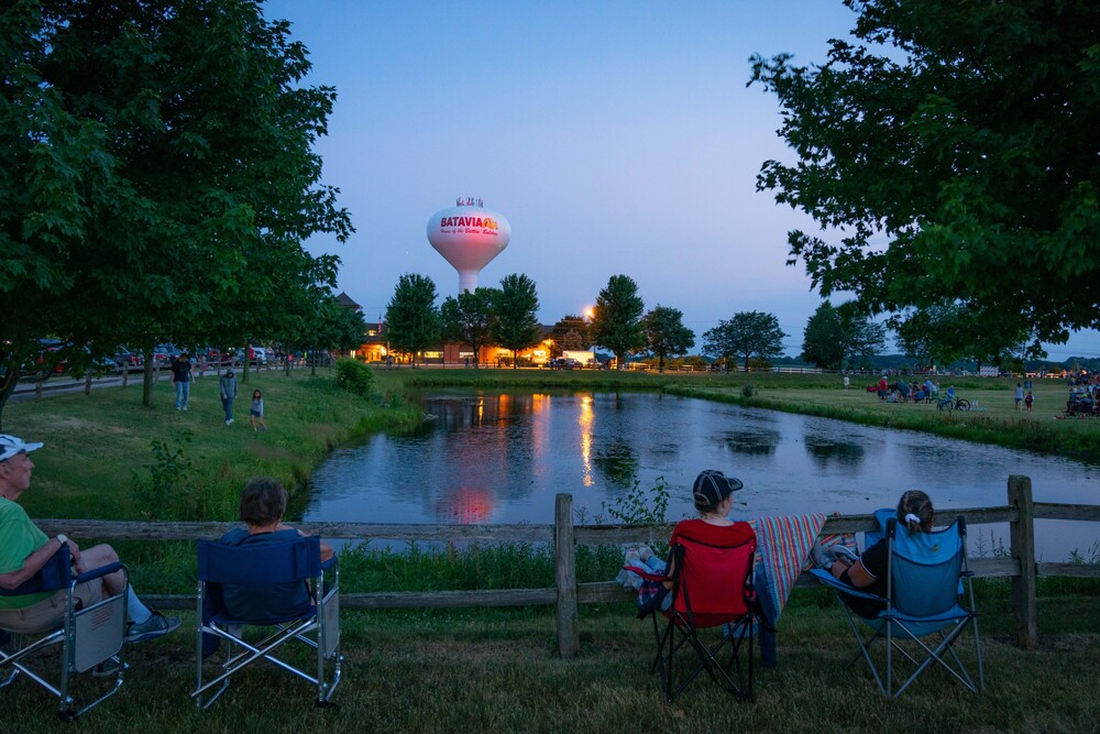 Batavia twighlight in the park