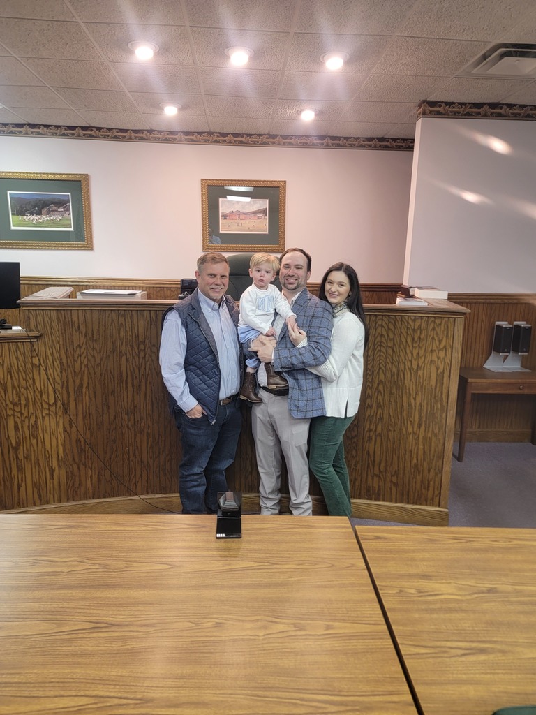 Colt Woodall, wife Taylor, son Will and Father Stacey Woodall