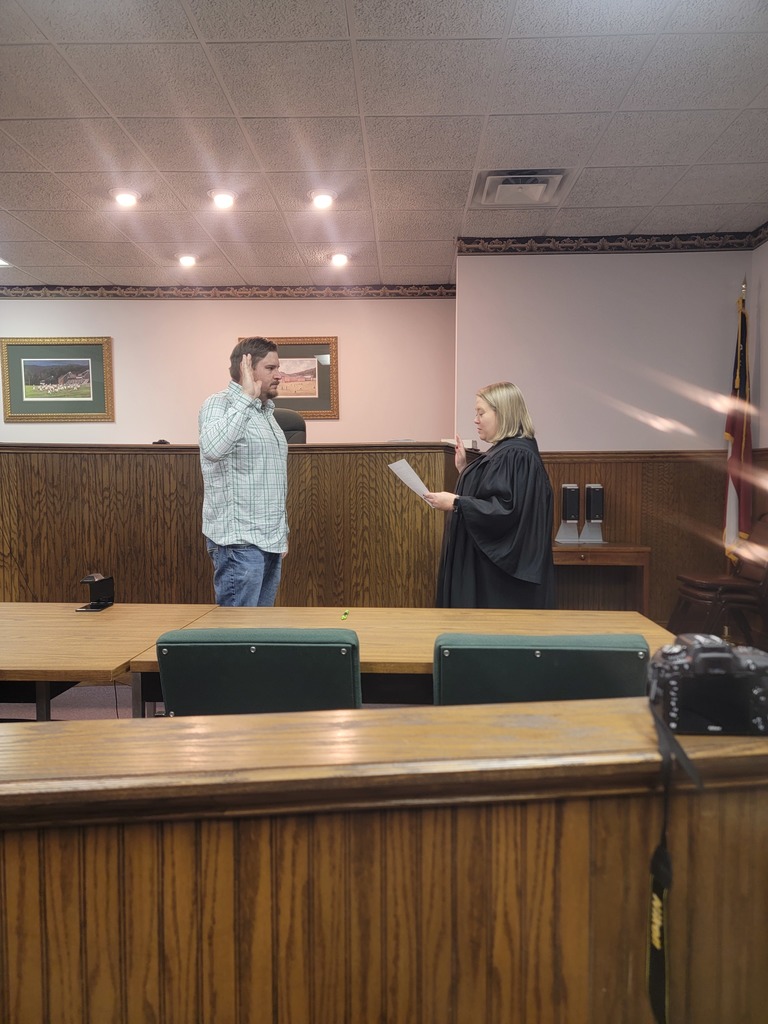 Channing Watts taking the oath of office