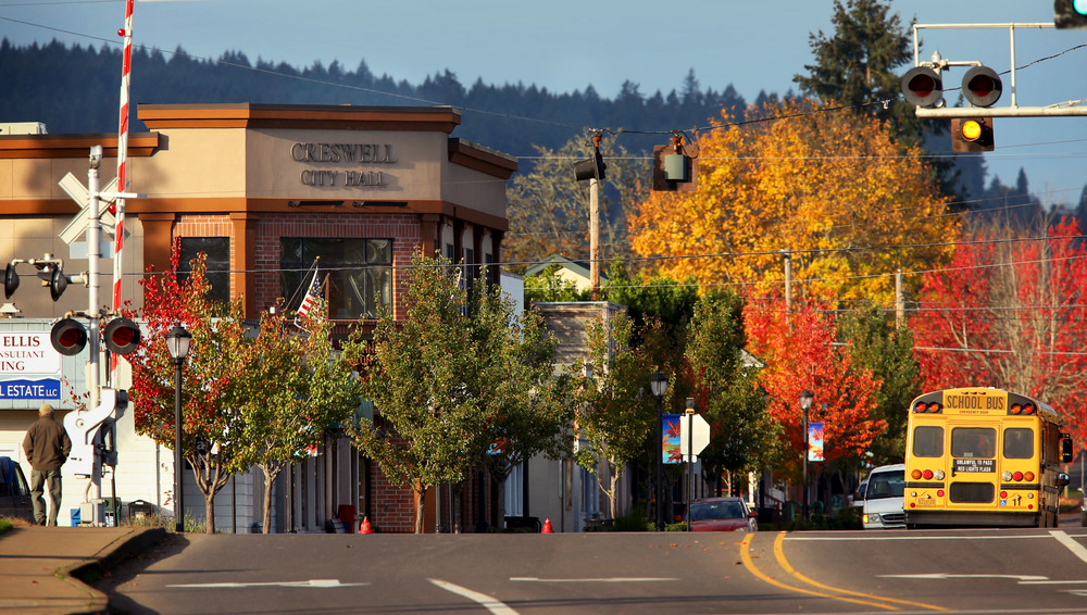 Facade Grants For Creswell’s downtown Have you ever wanted to improve the look of your business or building in downtown? The city will begin accepting application for its first of a kind Facade Improvement Program January 12th! For more information, contact the City Planner at (541) 895-2531 or by email at cthomas@creswellor.gov The city will award up to $10,000 dollars for projects, however applicants are asked to aim for $3,000-$6,000 dollars awards for businesses or land owners to help improve their building’s façades.