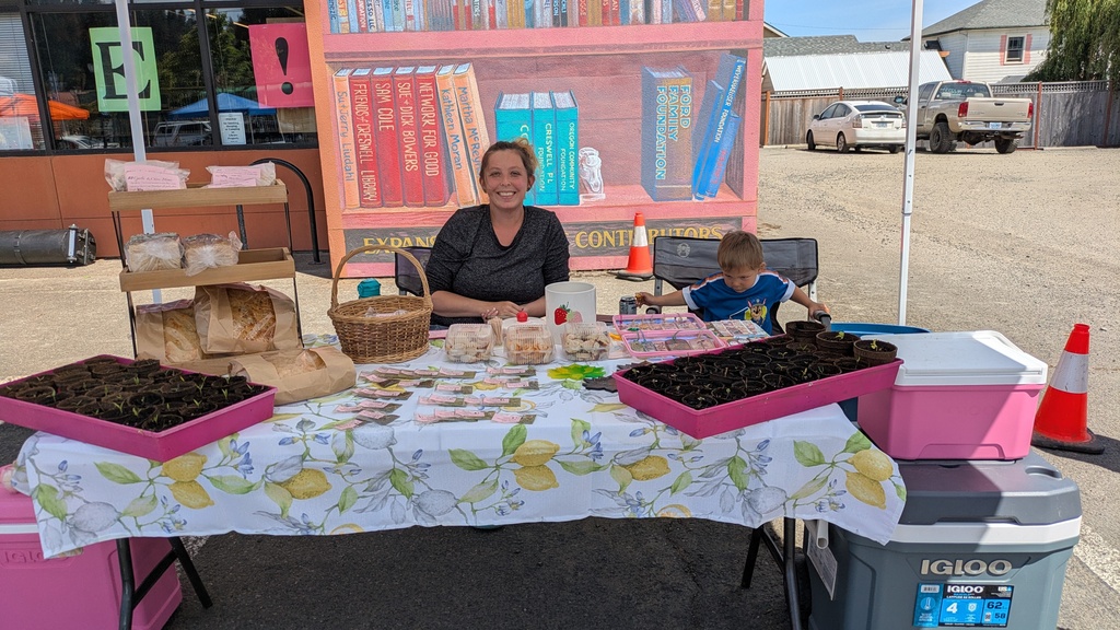 Image of the Funny Farm Life booth at the Creswell Farm to Table Event