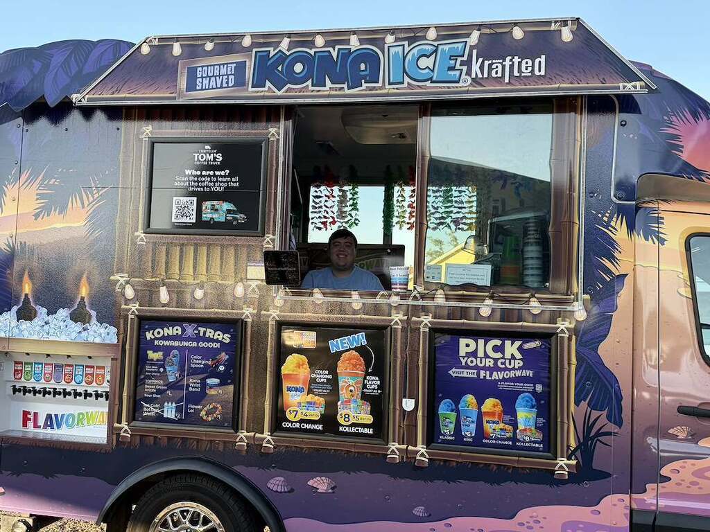Image of the Kona Ice Truck
