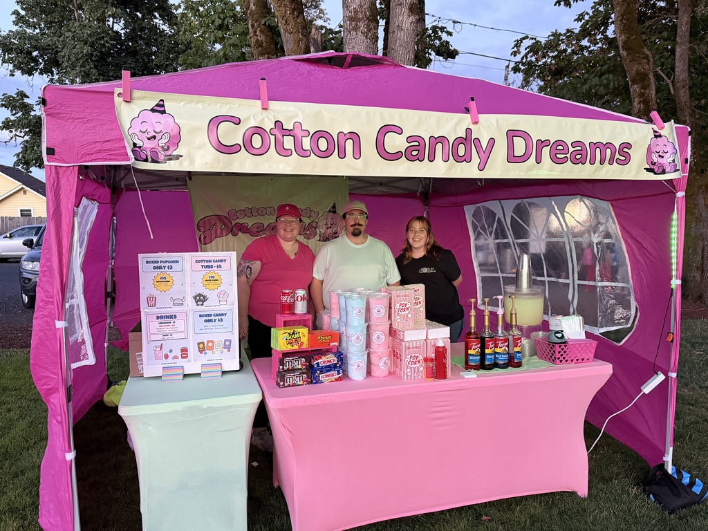 Image of the Cotton Candy Dreams booth at Creswell's Movies in the Park events