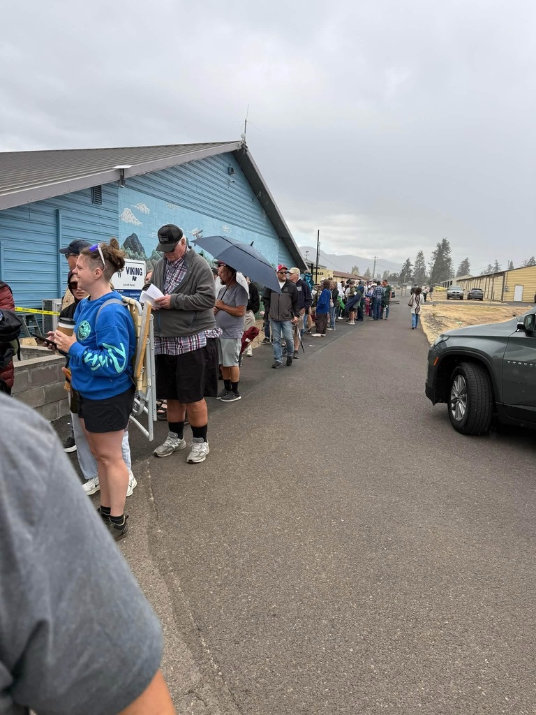 Image of event-goers waiting in line for the Creswell STOL'n Out West Event
