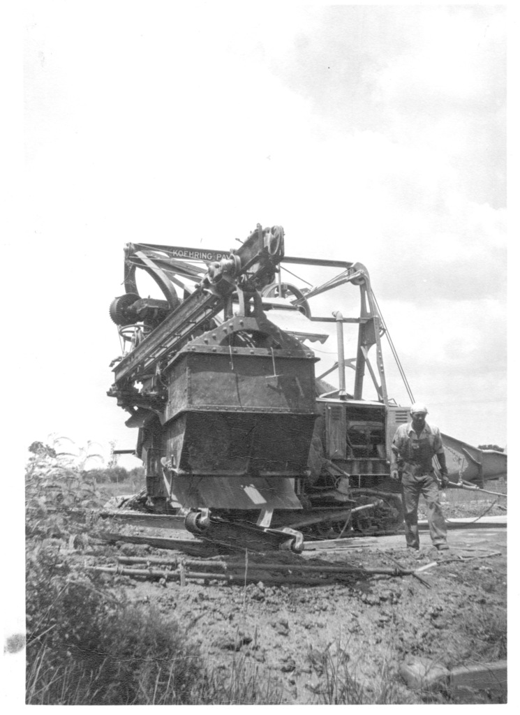 Using an early paving machine in Edna
