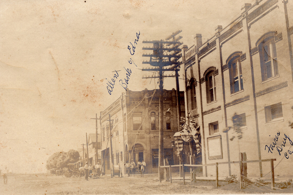 1909 electric poles at Allen Bank and Faires Drug Store