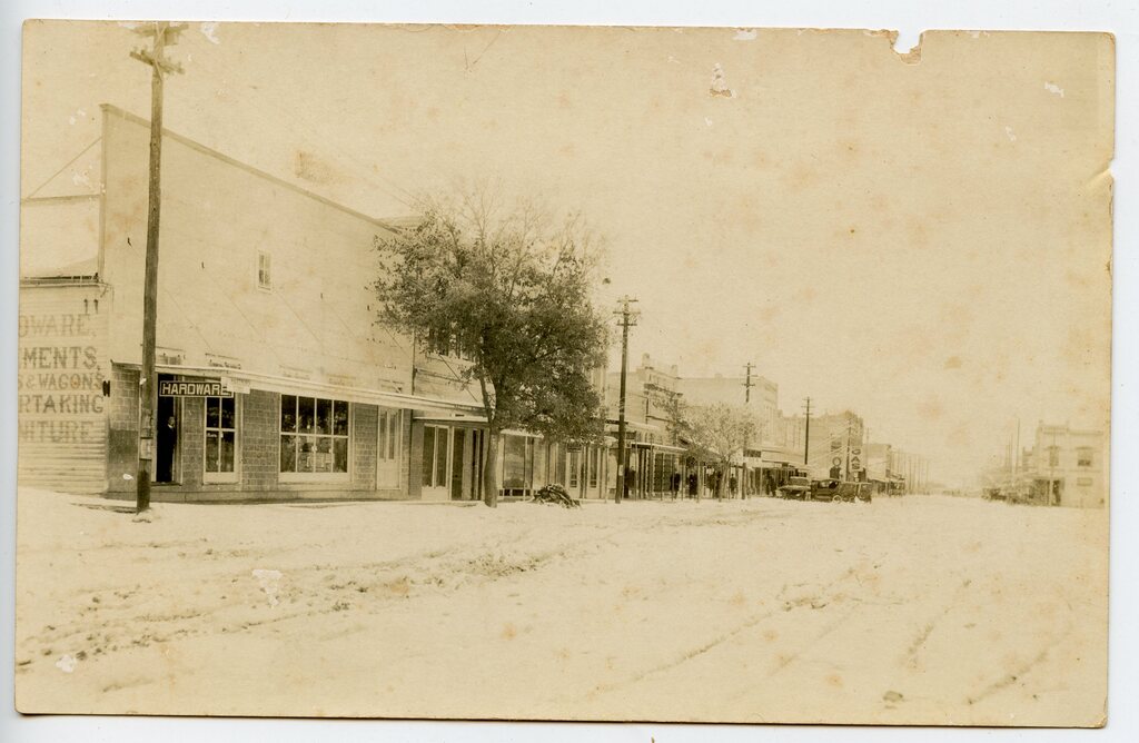 Dec. 1924 sleet on Main Street (Ann Peterson photo)