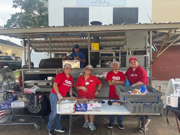 HEB volunteers 