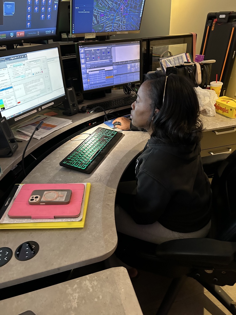 image of 911 dispatcher