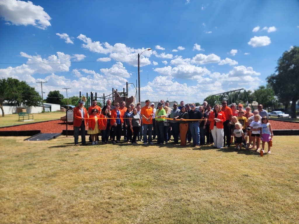 Dale Park Ribbon Cutting Picture