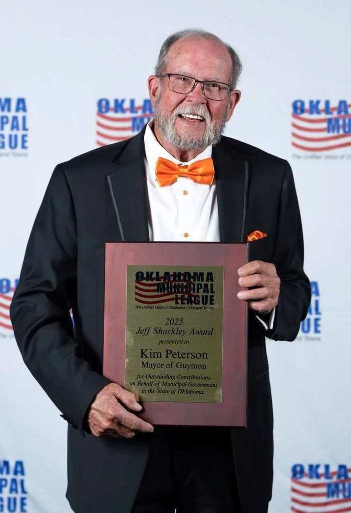 Mayor Peterson Receives Jeff Shockley Award