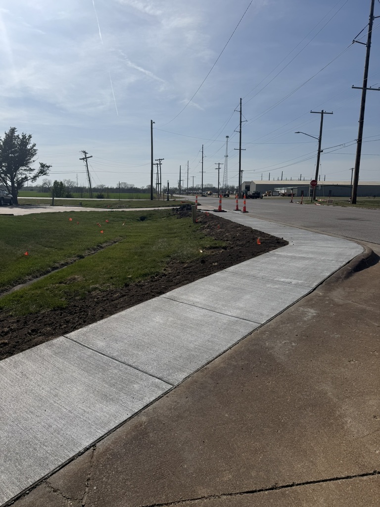 Sidewalk up to Halstead Rd