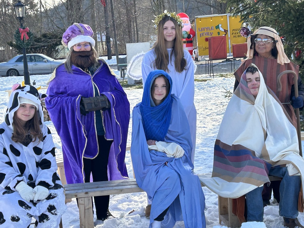 live nativity youth participants