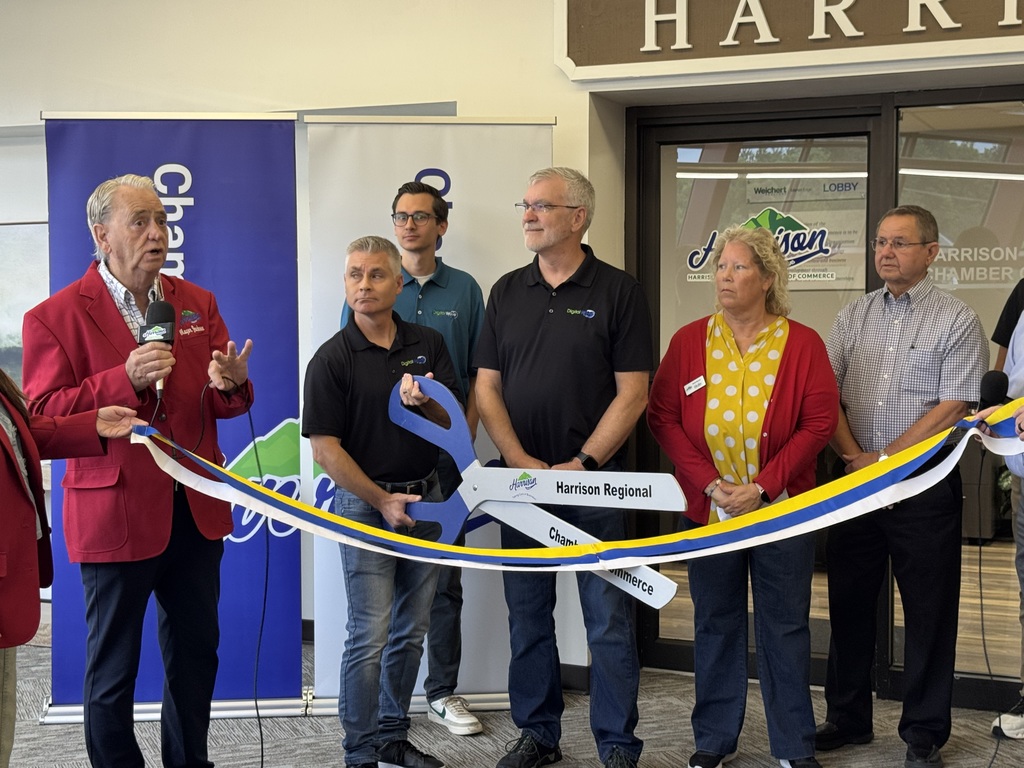 Mayor Jackson at the Digital Wave Ribbon Cutting