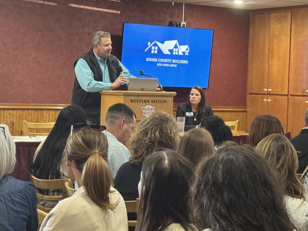Chief Chris Graddy speaks to Realtors