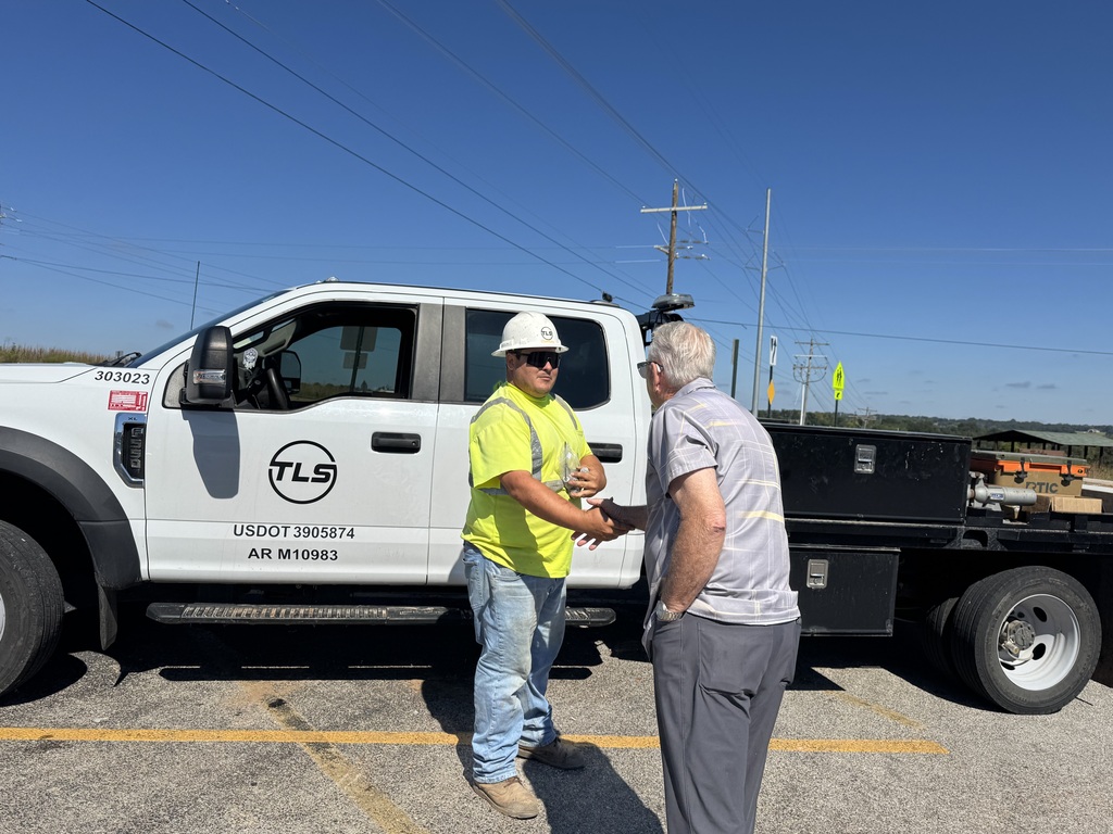 Jackson meeting crew members
