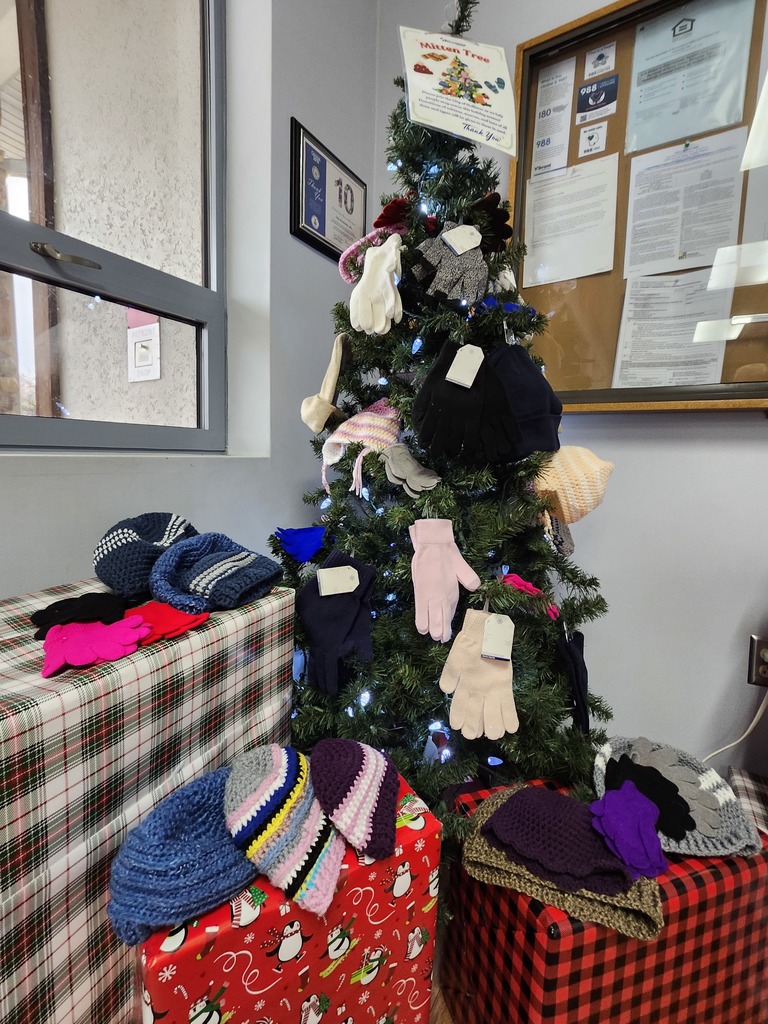 City of Hollister Mitten Tree