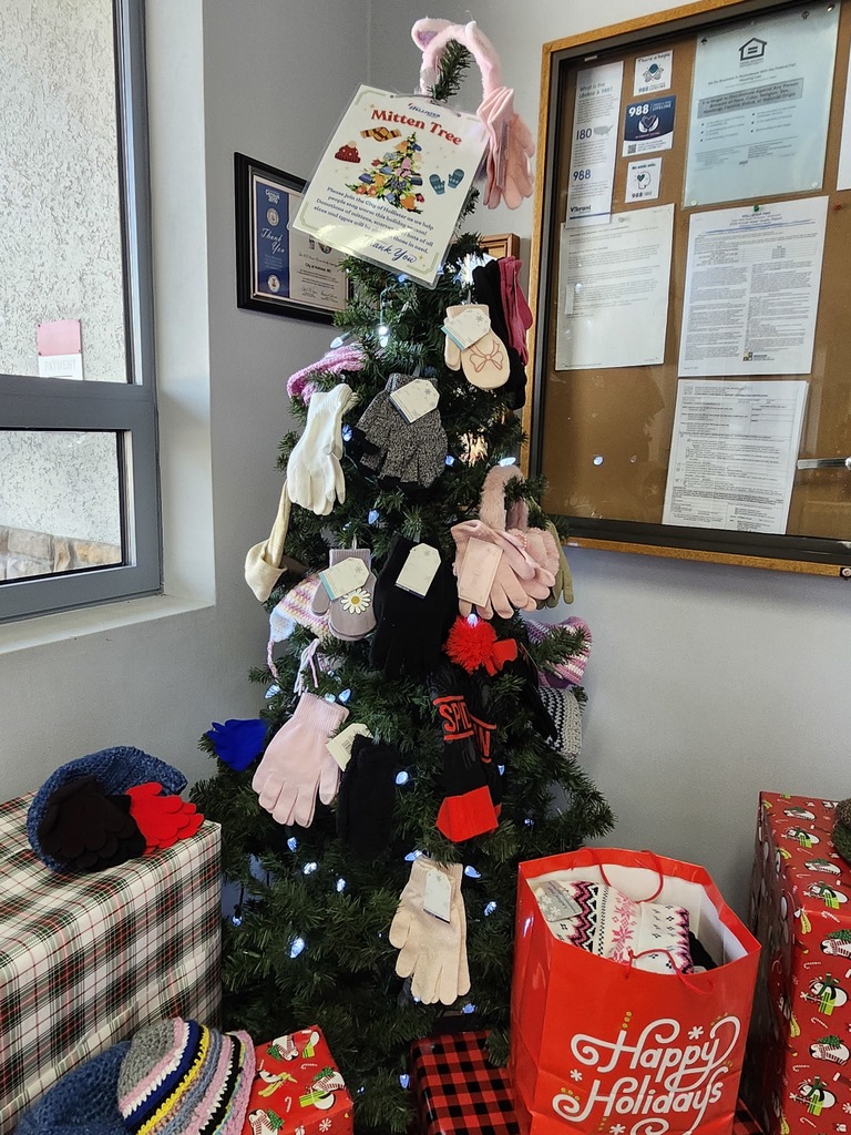 City of Hollister Mitten Tree