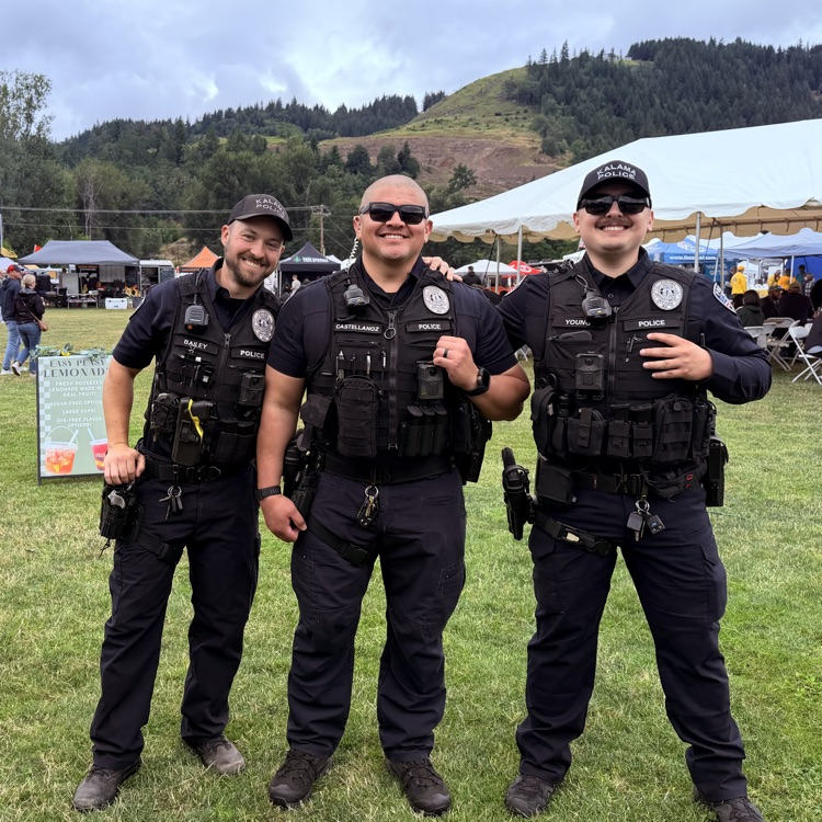 The Kalama Police Department had a great time attending this year's Big Smoke in Lil Kalama #BigSmokeBBQ.  Thank you to everyone who put endless hours into making this year's event such a huge success. 