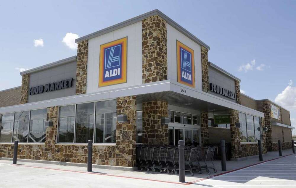 Study links grocers to home values