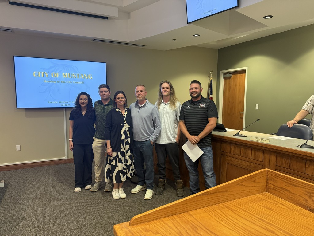 Photo of Councilman Reddick's Family with Vice Mayor Sholund