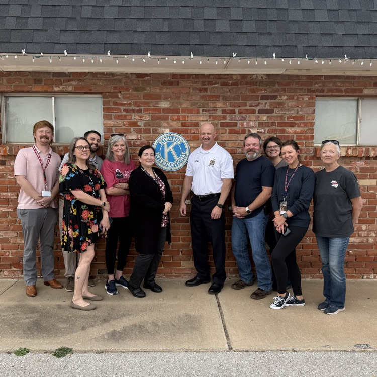 Mustang employees at Kiwanis Club building