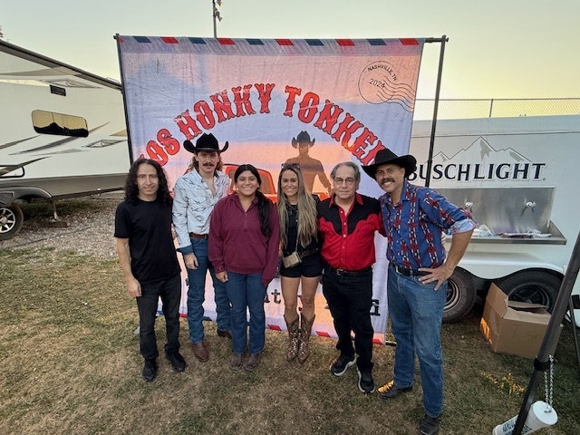 los honky tonkers with guest