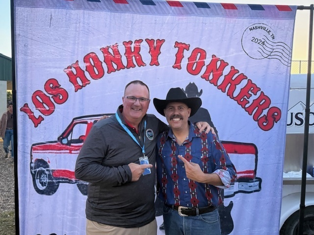 the mayor with los honky tonkers
