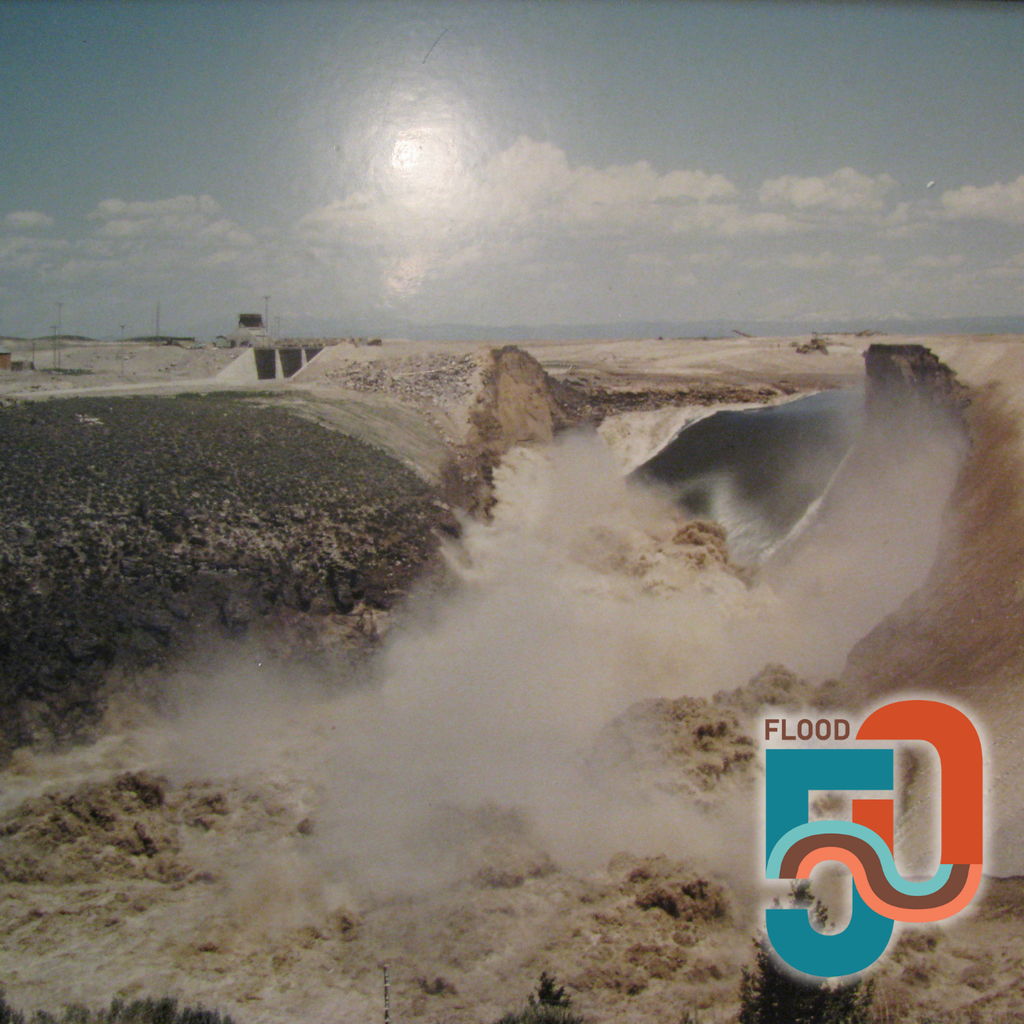 1976 photo of the Teton Dam breaking