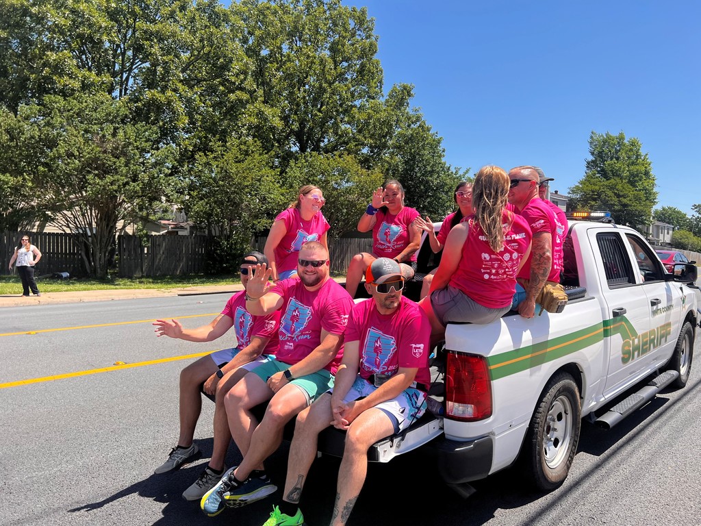 Loving the support from the back of the truck.  