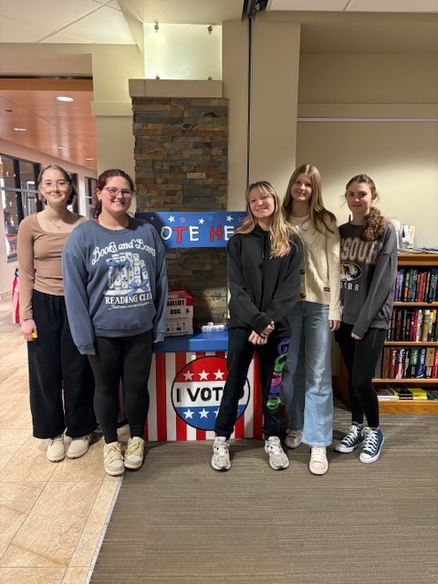 Teen Volunteers for the Countdown to Noon at the Library